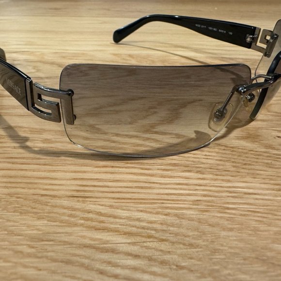 Versace Sunglasses (2017 1001/8G) - Picture 4 of 7